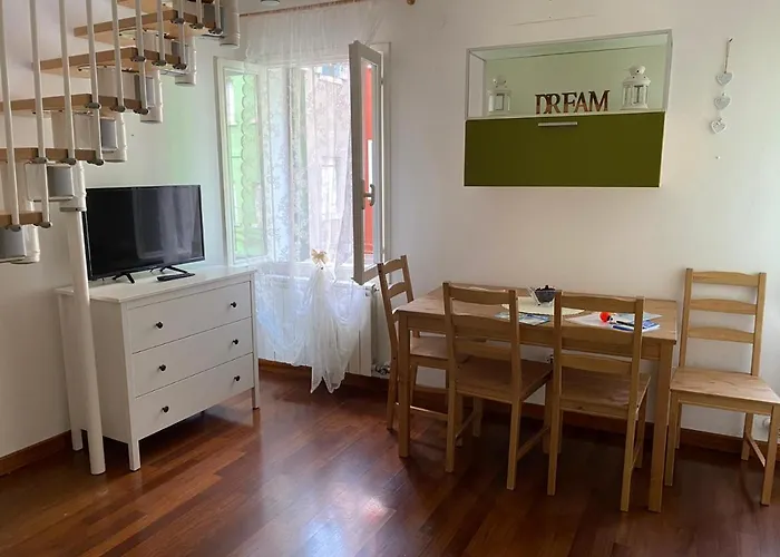 Ciosot House *